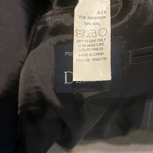 2 pc men’s 100% wool suit  grey striped